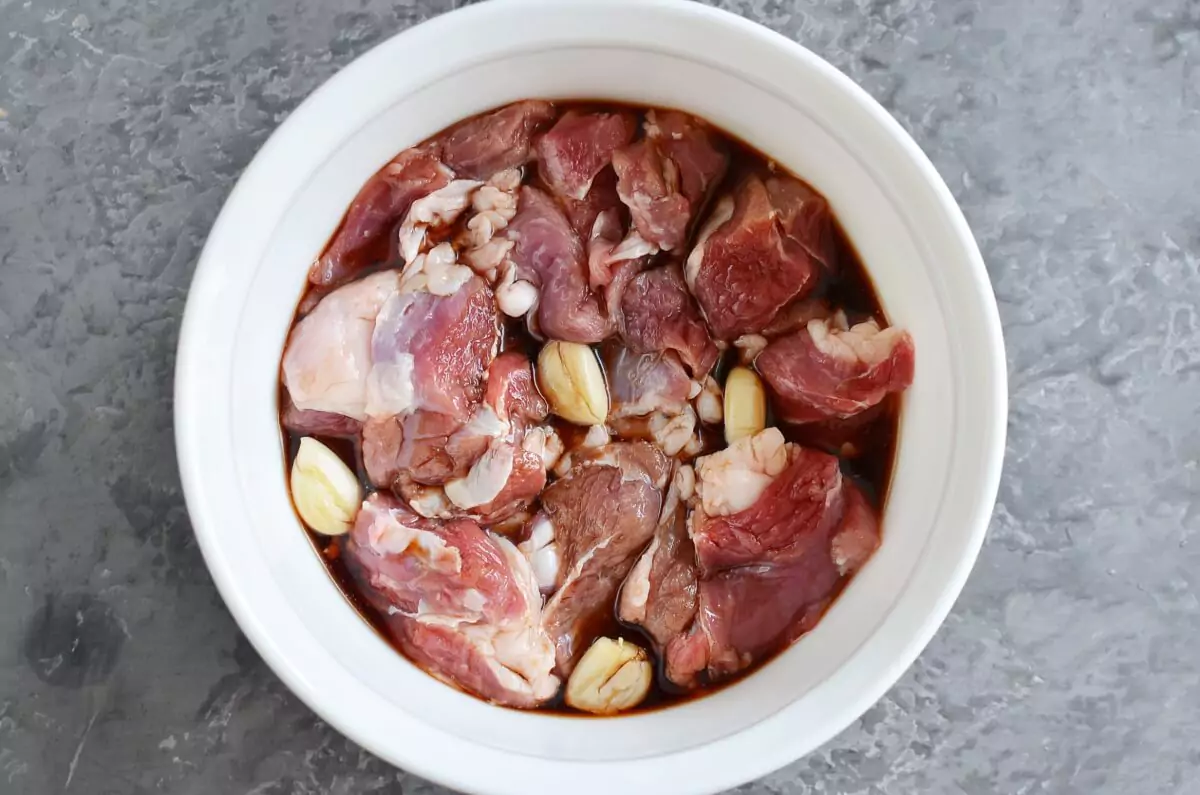 mẹo khử mùi hôi thịt dê