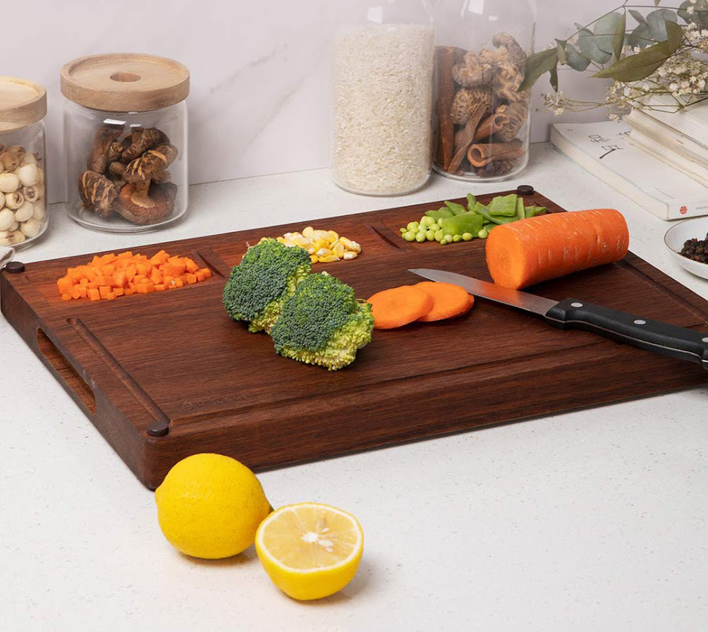 Hướng dẫn bạn sử dụng thớt đúng cách và cách chọn phân biệt màu sắc của thớt