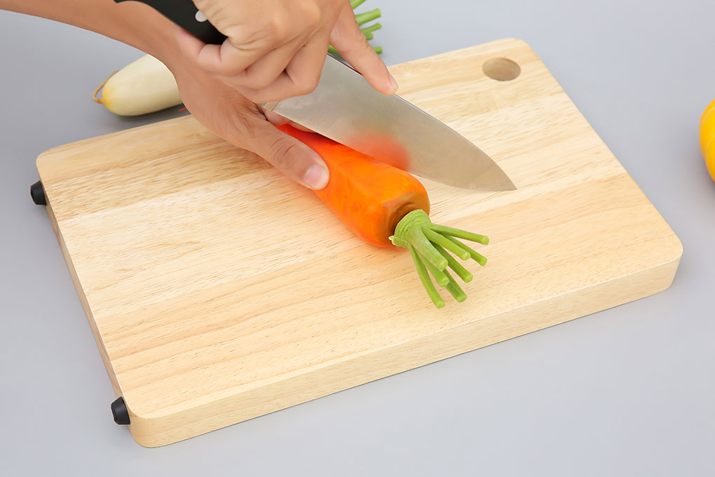 Hướng dẫn bạn sử dụng thớt đúng cách và cách chọn phân biệt màu sắc của thớt