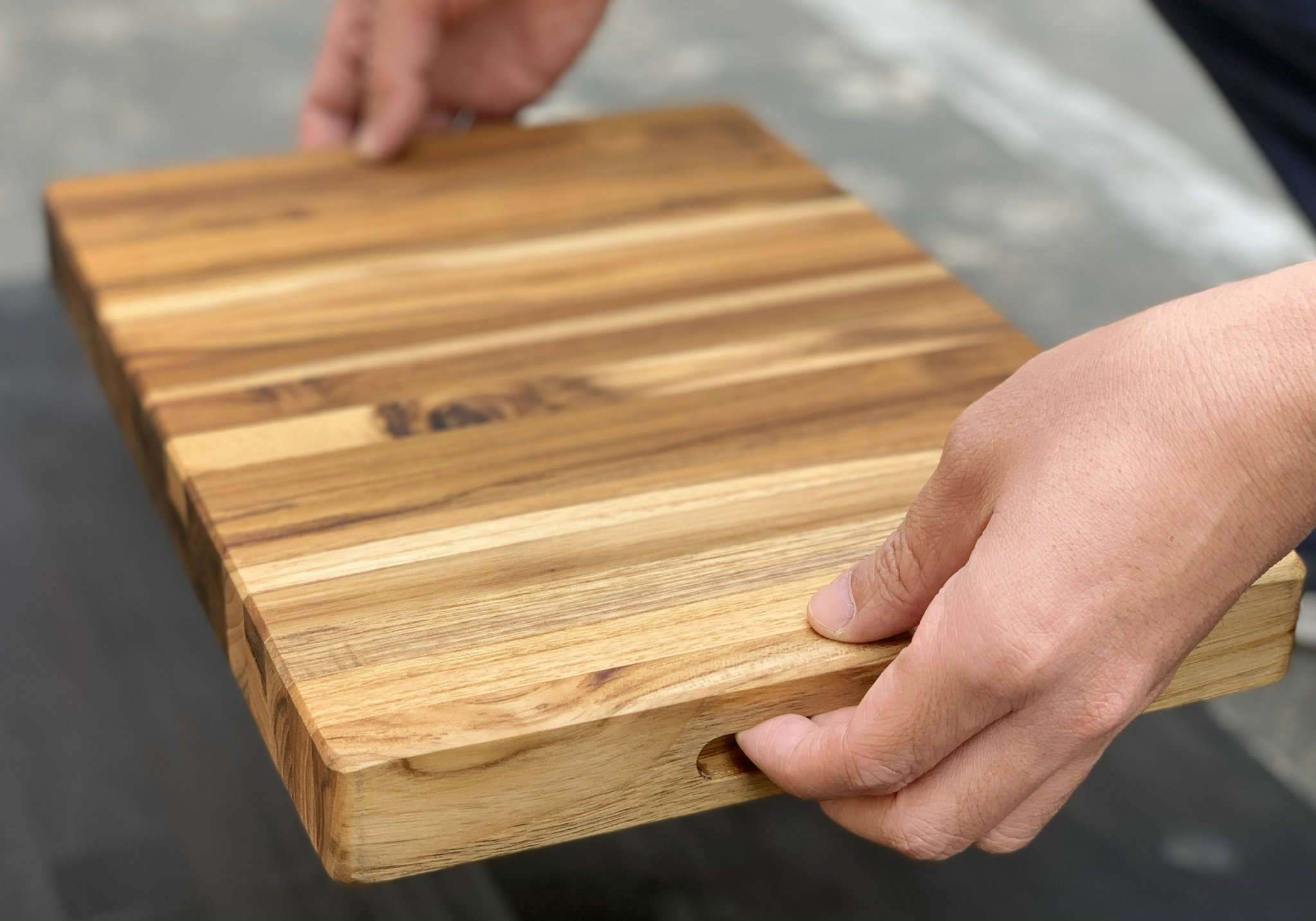 Hướng dẫn bạn sử dụng thớt đúng cách và cách chọn phân biệt màu sắc của thớt