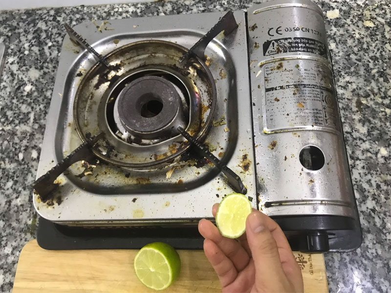 Cách vệ sinh bếp gas với nguyên liệu có sẵn trong bếp