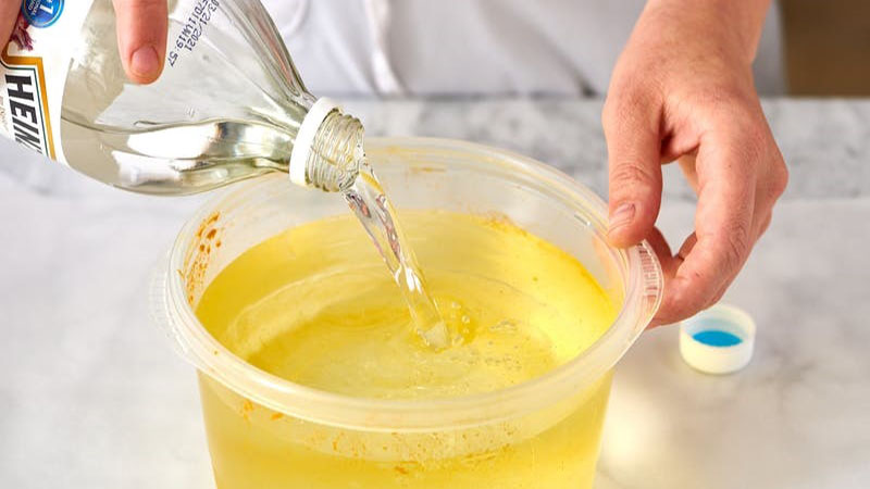 Cách vệ sinh hộp nhựa đựng thức ăn