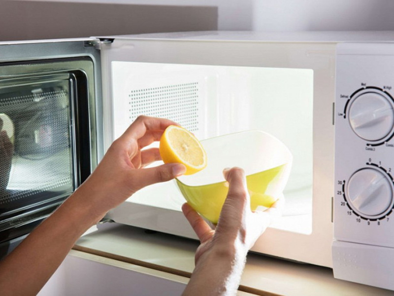 Cách vệ sinh lò vi sóng