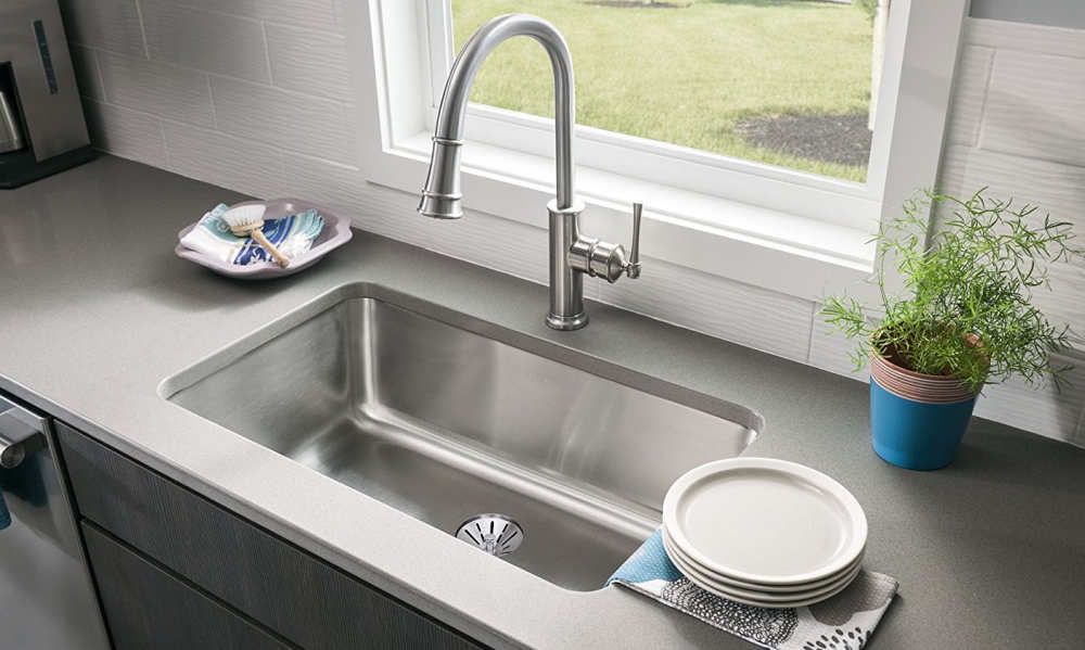 Nguyên nhân và cách khắc phục vòi rửa bát chảy yếu