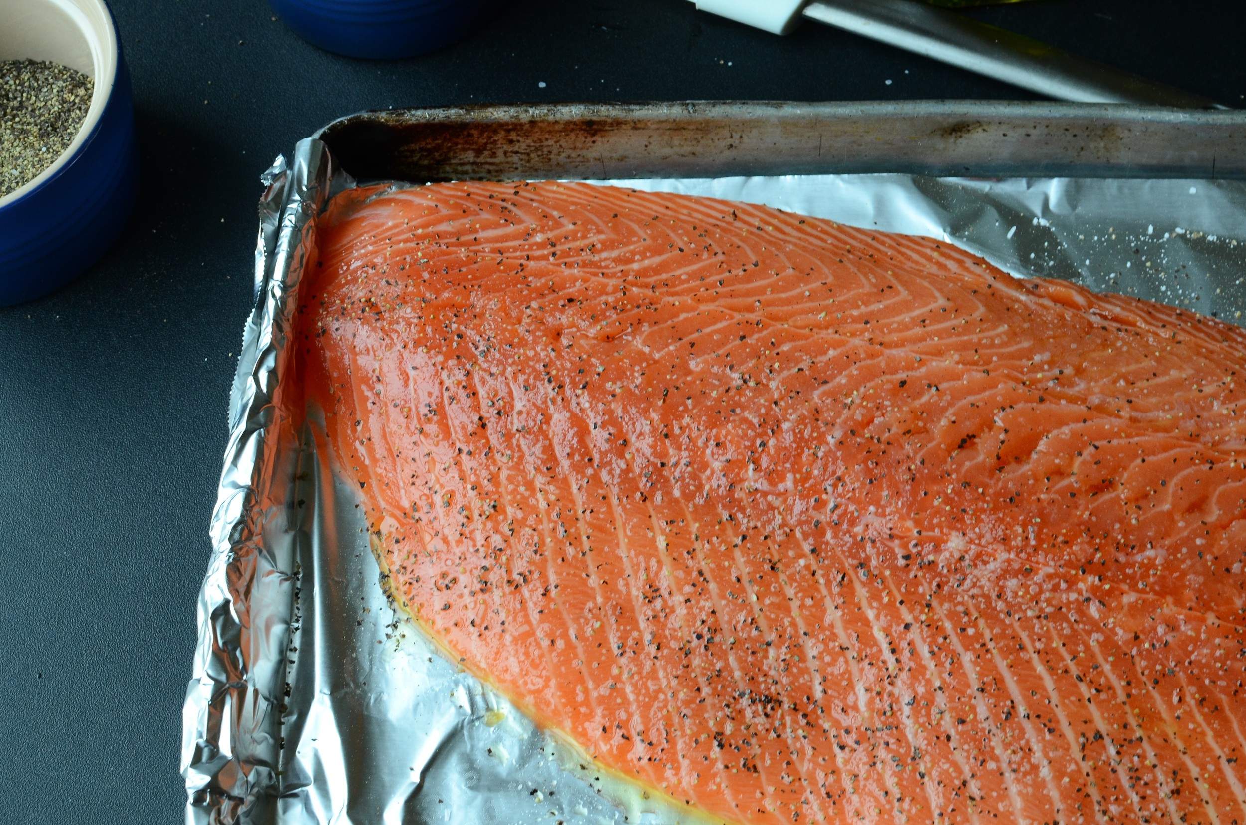 cách làm món cá hồi nướng tiêu đen