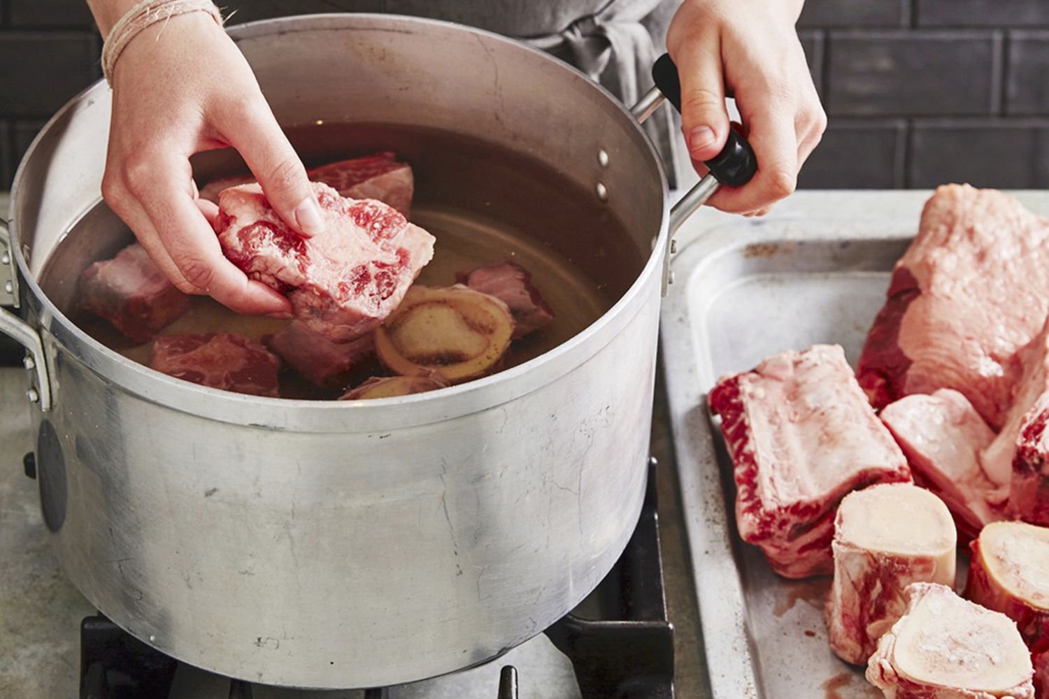 những sai lầm khi nấu nước dùng làm giảm độ thơm ngon của món ăn