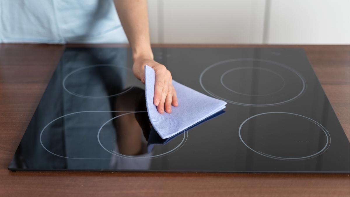 Cách bảo vệ bếp từ trong mùa mưa