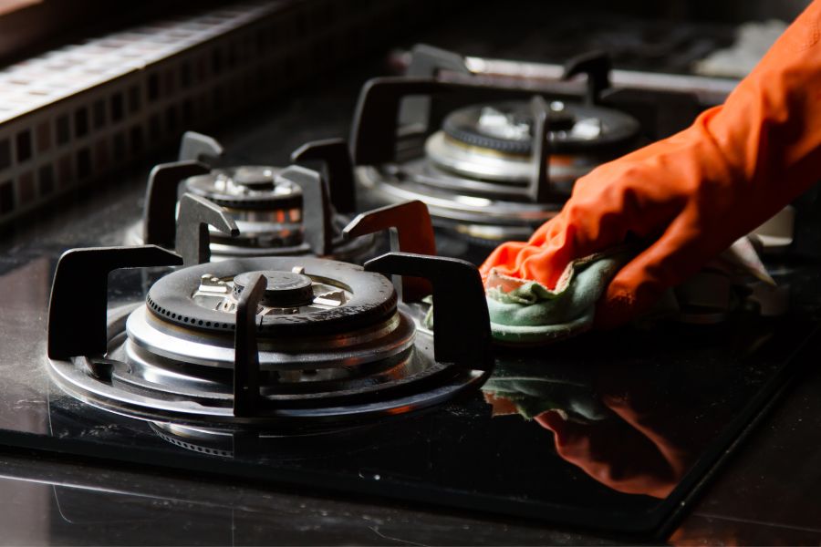 Cách làm sạch kiềng bếp gas