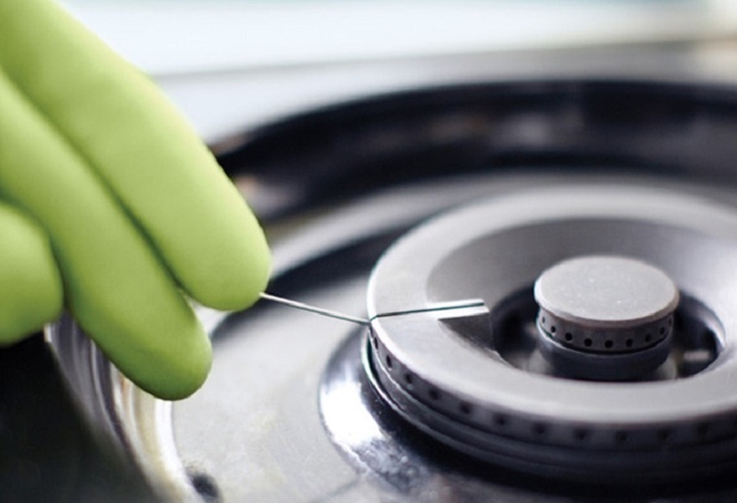 Cách vệ sinh mâm chia lửa của bếp gas