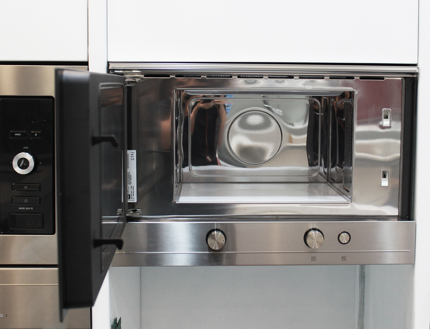 Lò vi sóng không đĩa xoay là gì