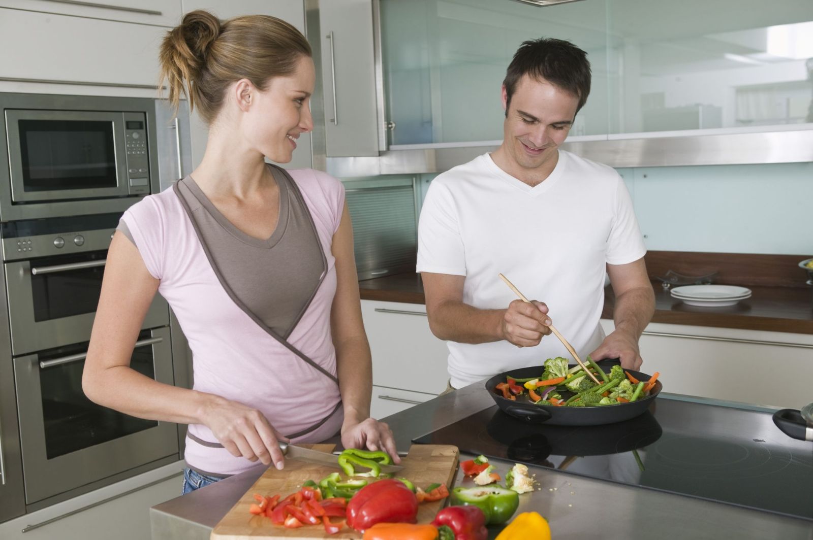 Sử dụng bếp từ bị ẩm có an toàn không