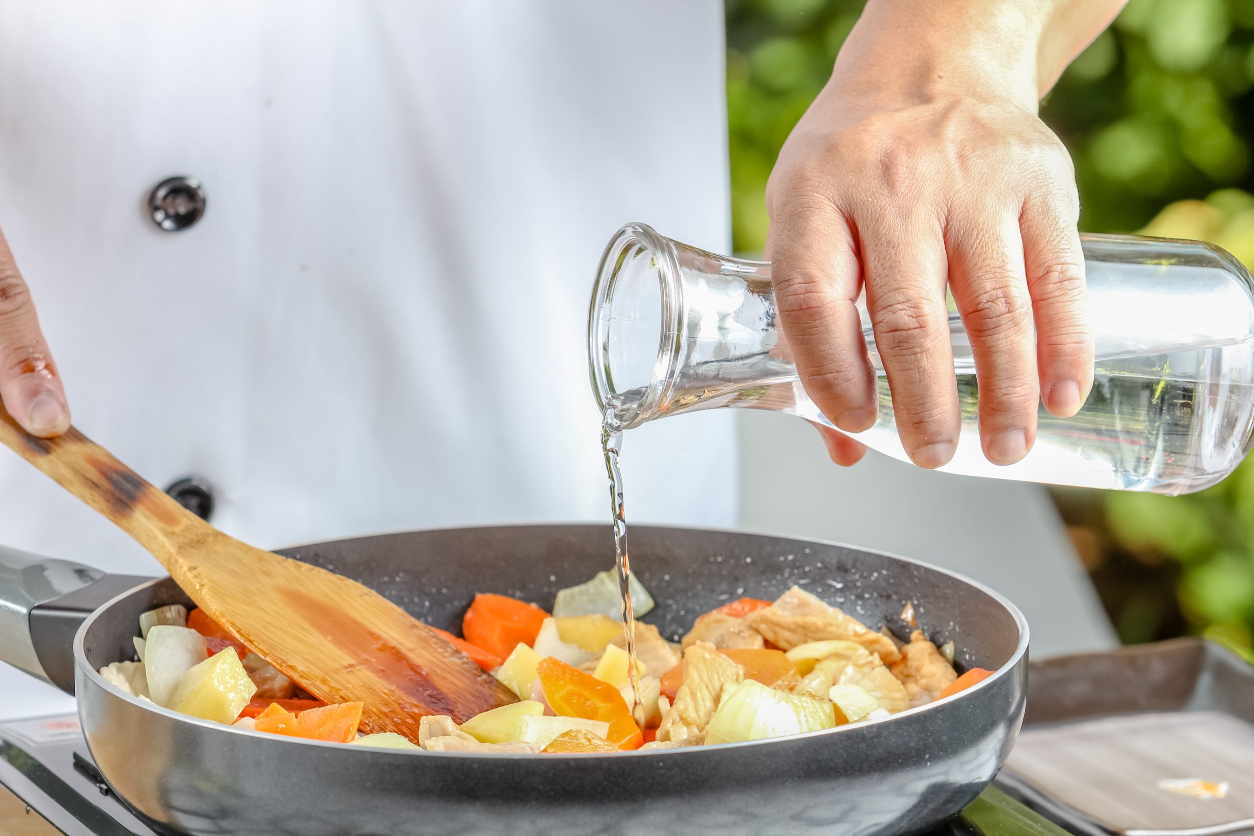 chữa cháy cho món ăn bị mặn