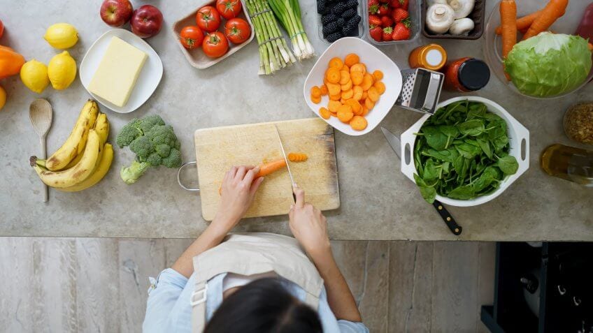 9 dụng cụ nấu nướng ngày tết cần được thay mới