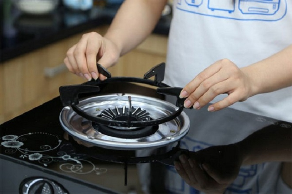 Bếp gas âm có tốn gas hơn bếp gas dương hay không