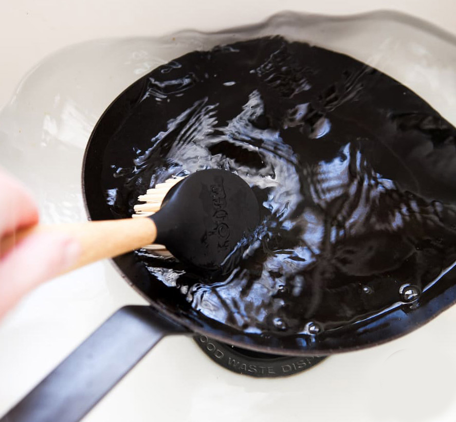 Cách rửa dụng cụ nấu ăn
