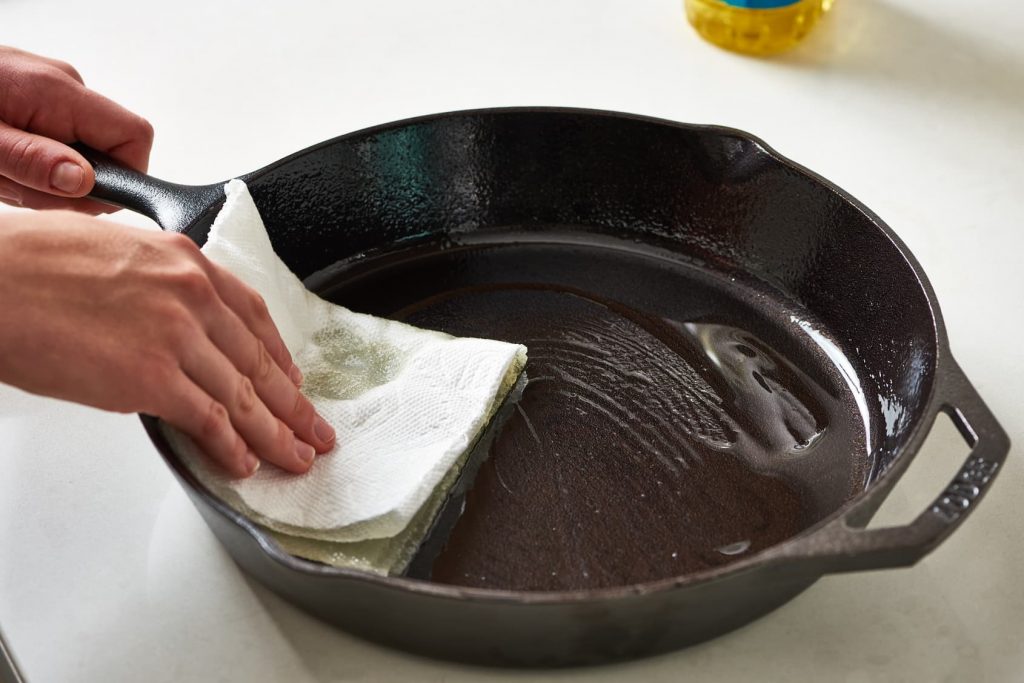 Cách rửa dụng cụ nấu ăn