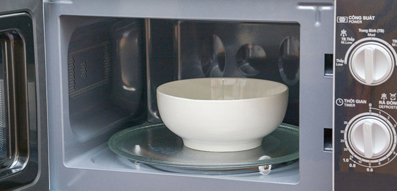 Dụng cụ an toàn khi sử dụng trong lò vi sóng