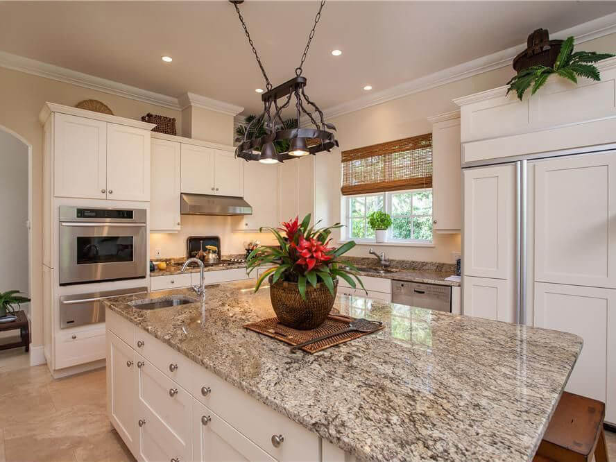 Mặt bàn bếp nên dùng đá gì Đá tự nhiên hay nhân tạo