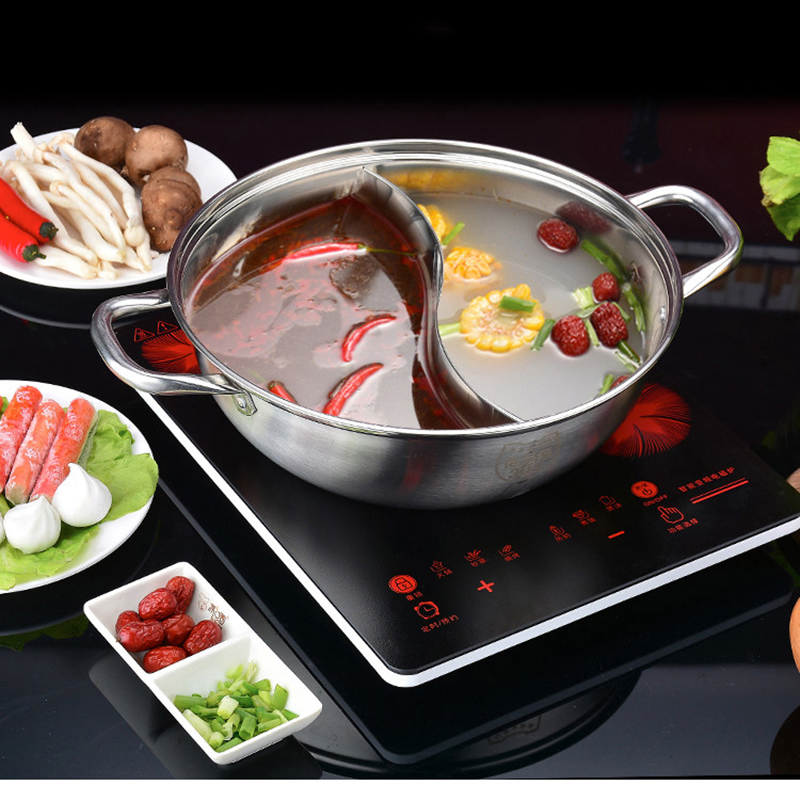 Nên dùng nồi lẩu điện hay bếp từ để nấu lẩu