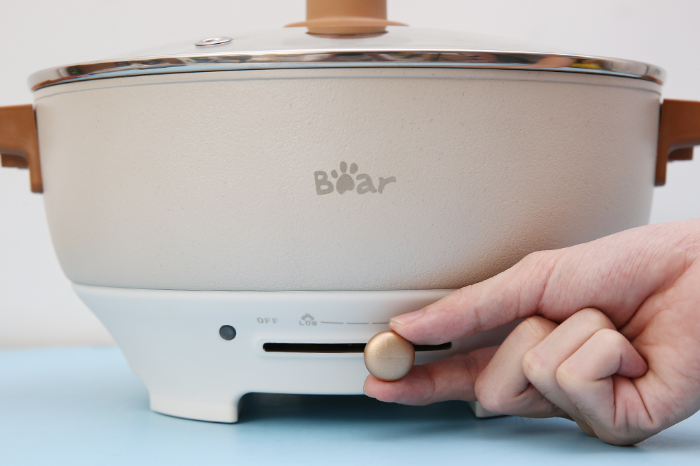 Nên dùng nồi lẩu điện hay bếp từ để nấu lẩu