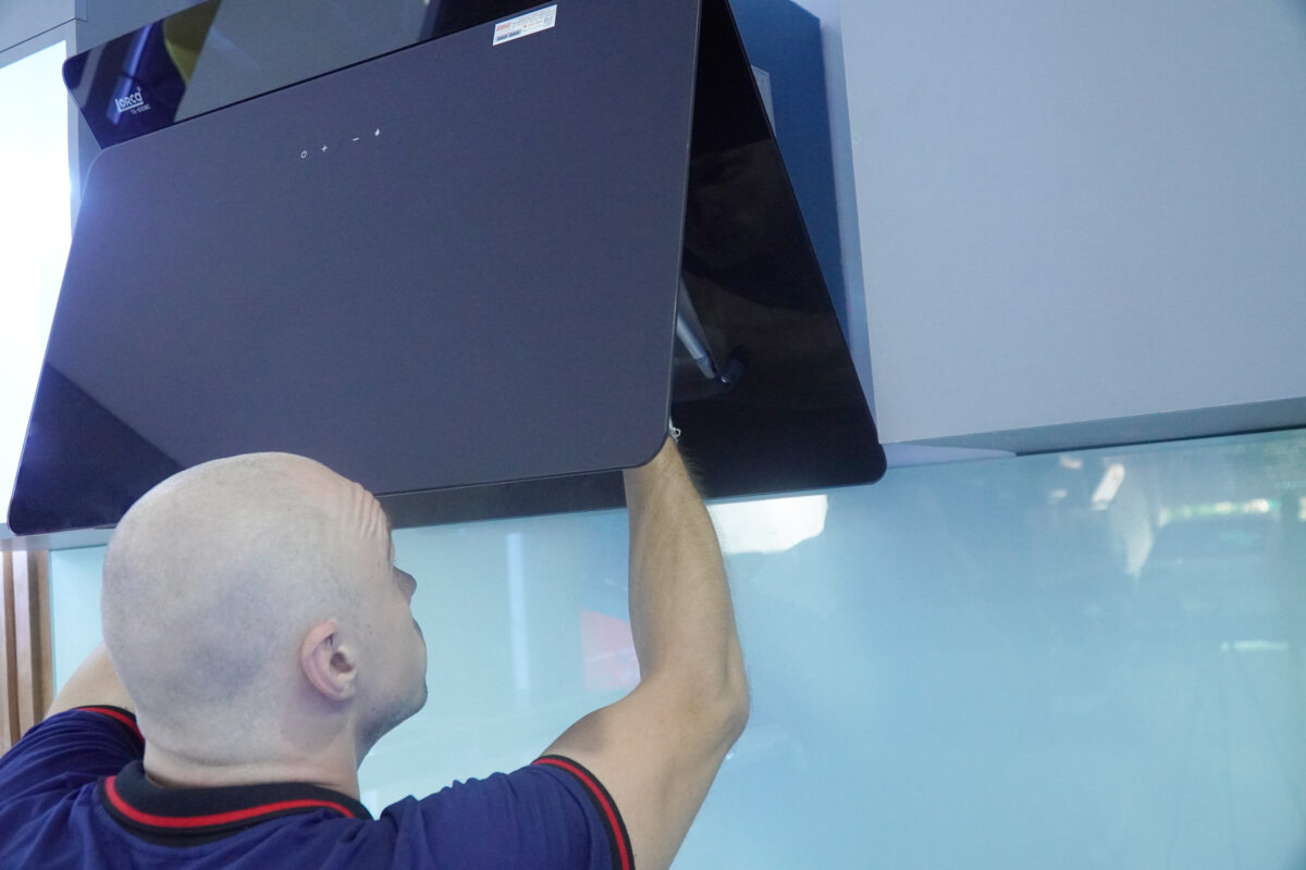 Nguyên nhân và cách khắc phục máy hút mùi mất nguồn không vào điện