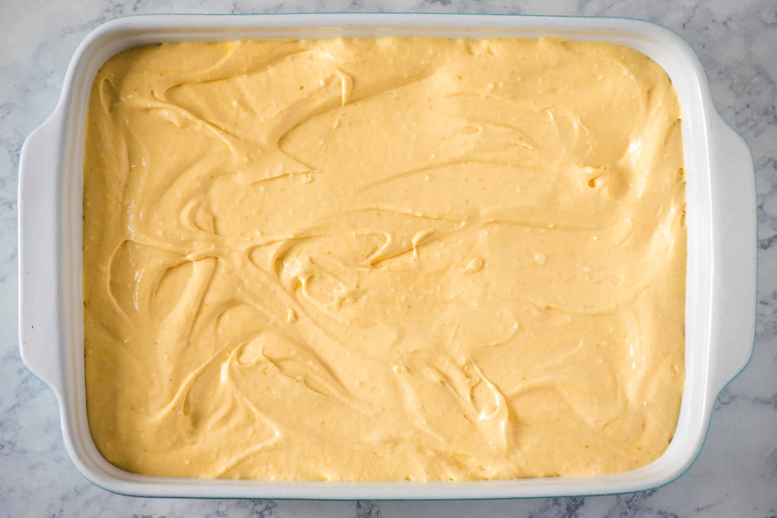 cách làm bánh bông lan bơ đậu phộng Reese's Poke Cake