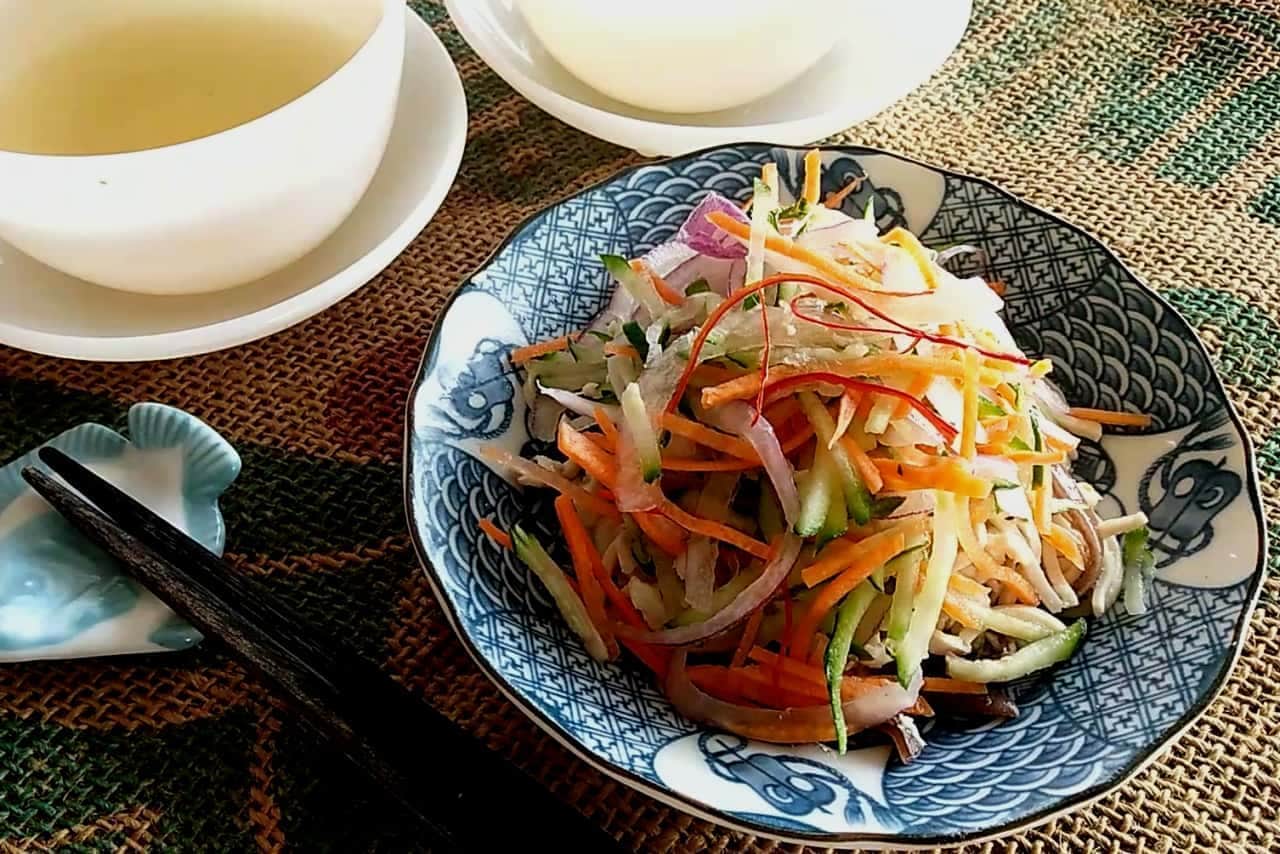 một số món ăn với quả thanh trà