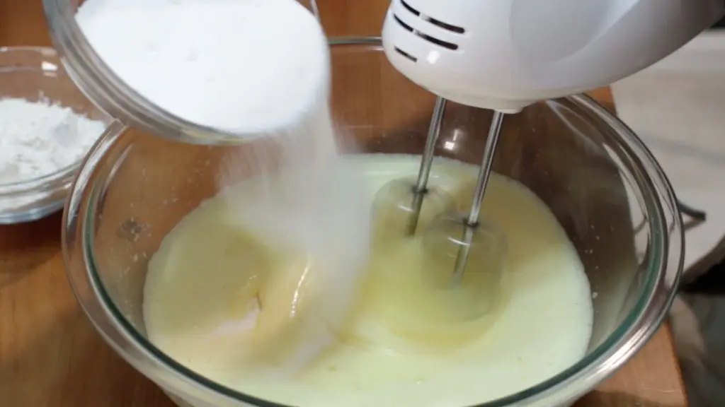 hướng dẫn làm bánh bông lan truyền thống