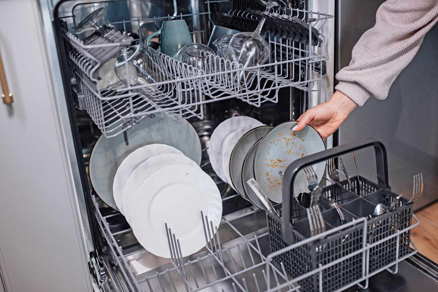 Mẹo hay sử dụng máy rửa bát giúp tiết kiệm điện nước