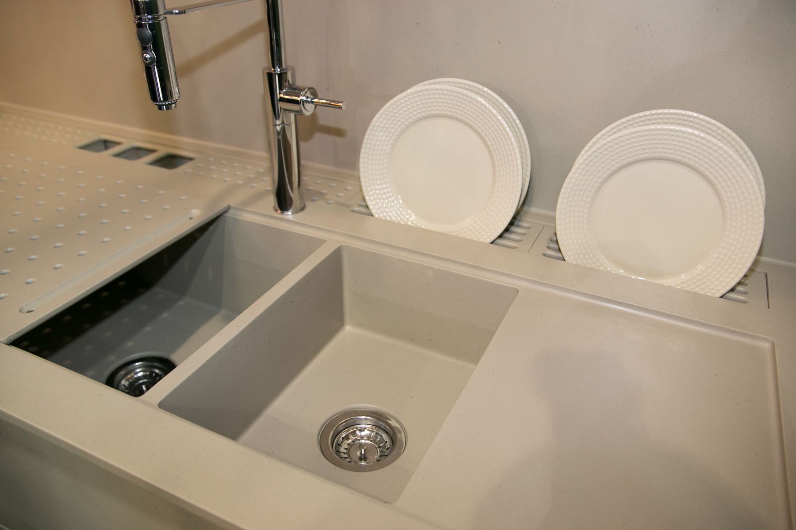 Ưu điểm và nhược điểm của chậu rửa bát đá