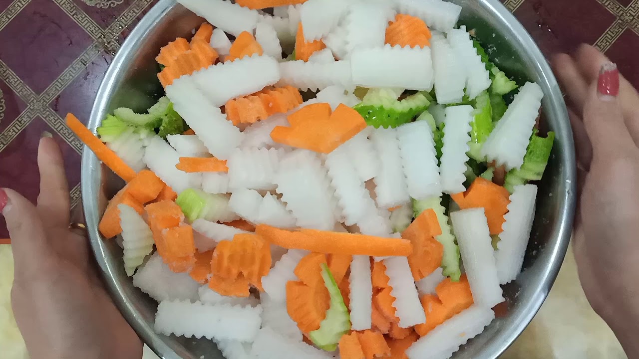 Cách làm dưa món giòn ngon cho ngày Tết