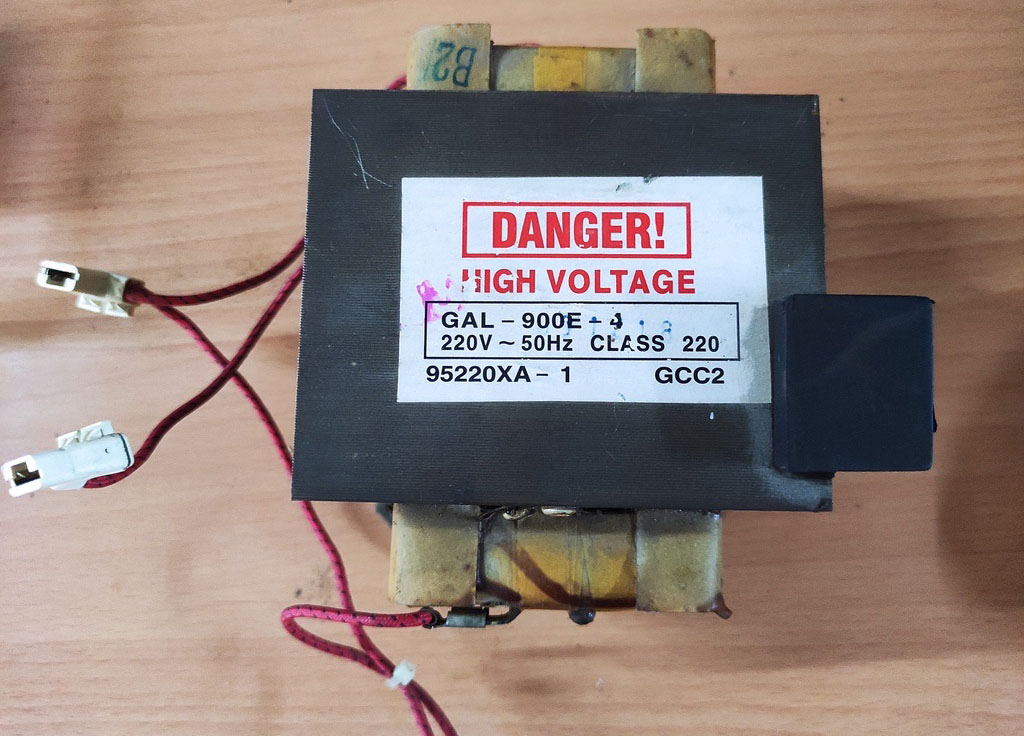 Các linh kiện trong lò vi sóng