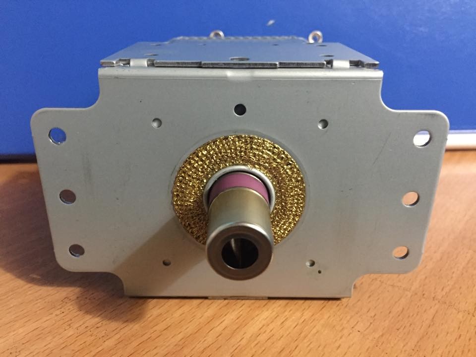 Các linh kiện trong lò vi sóng