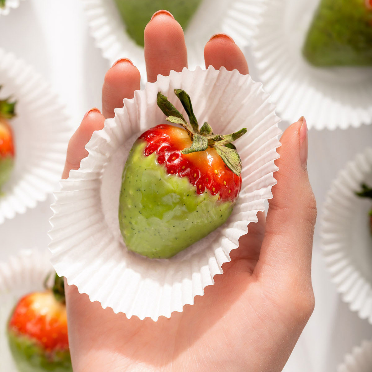 cách làm socola truffle Matcha trà xanh nhân dâu tây