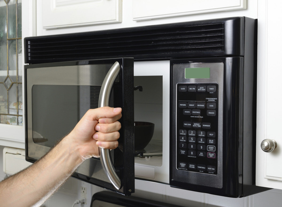 Sự cố nổ lò vi sóng và lưu ý khi sử dụng
