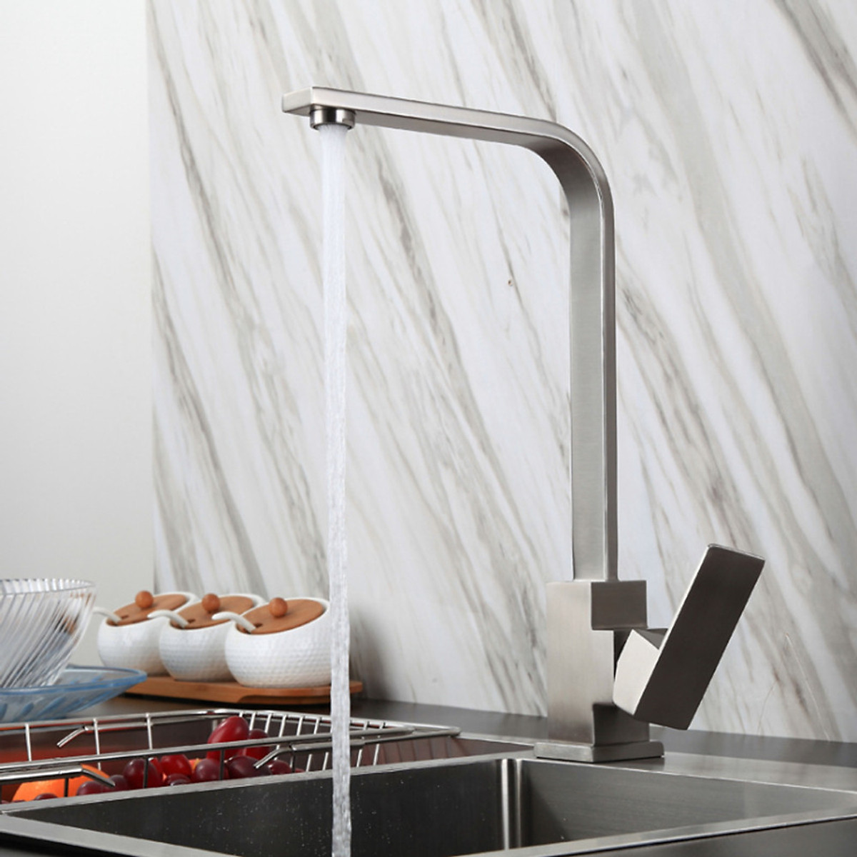 Vòi rửa bát nóng lạnh gắn chậu là gì