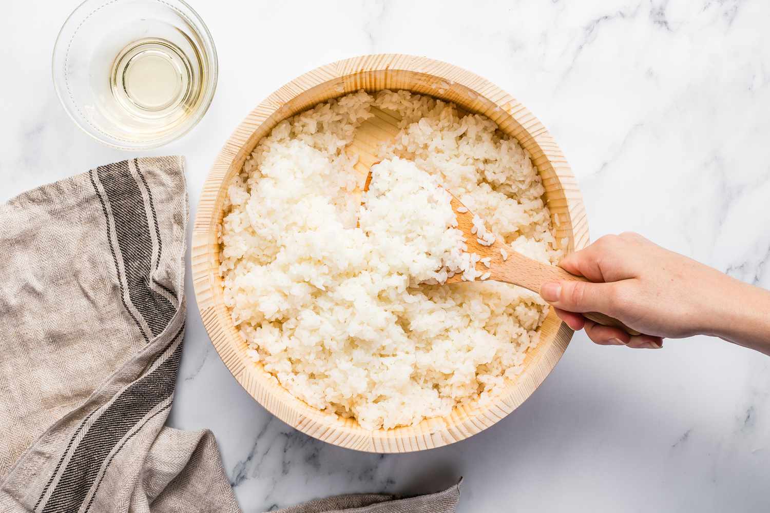 cách nấu cơm vừa dẻo vừa ngon của phụ nữ Nhật