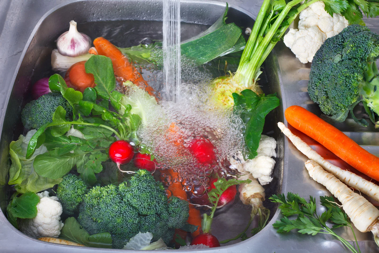 loại bỏ thuốc trừ sâu, độc hại trên rau củ
