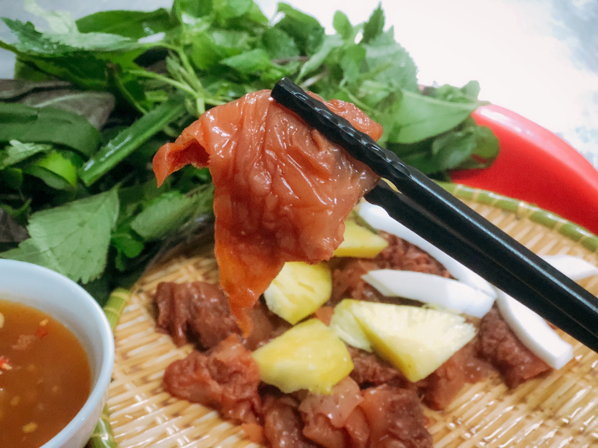 cách làm nộm sứa đỏ chấm bỗng và mắm tôm tuyệt ngon