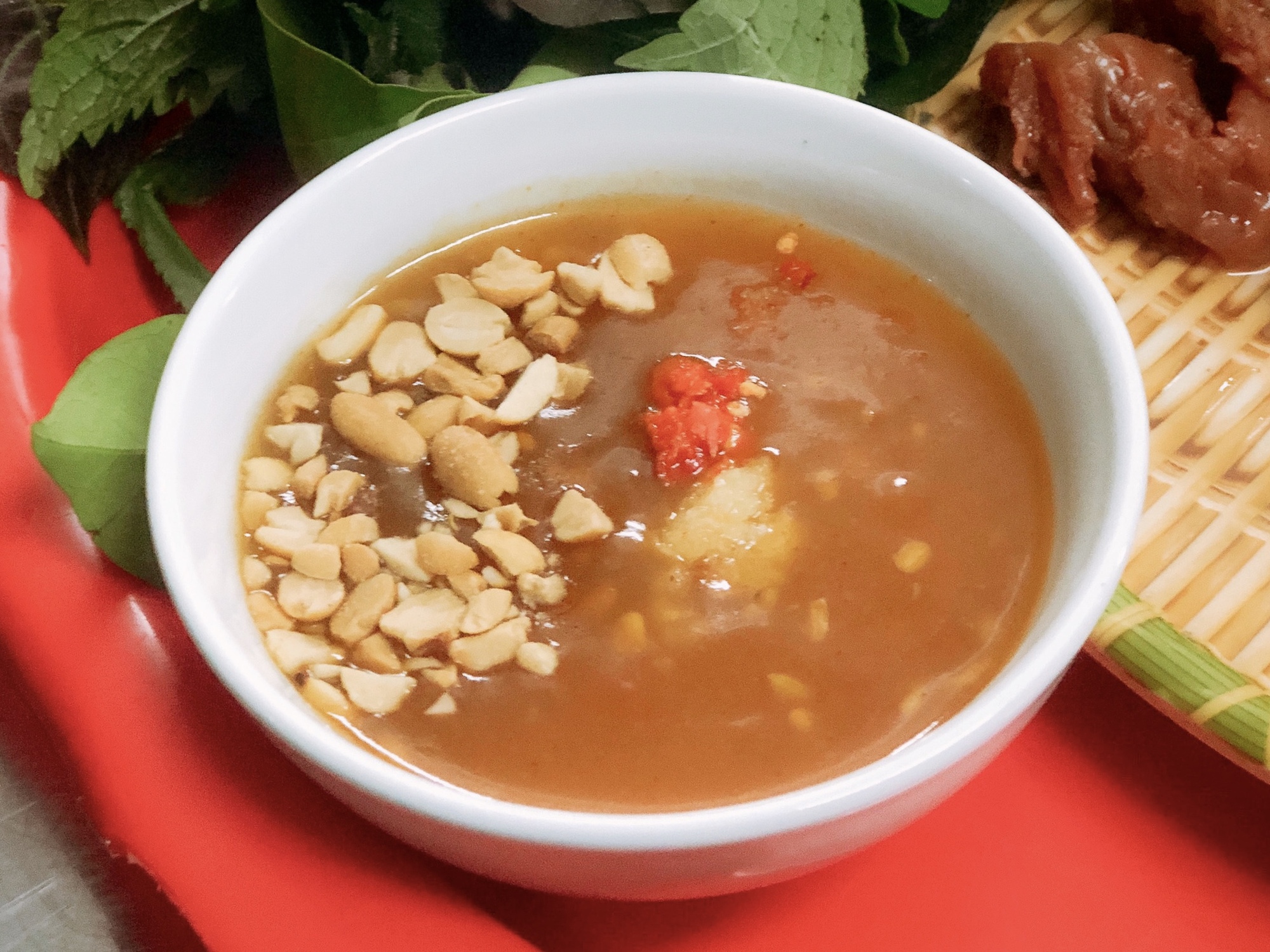 cách làm nộm sứa đỏ chấm bỗng và mắm tôm tuyệt ngon