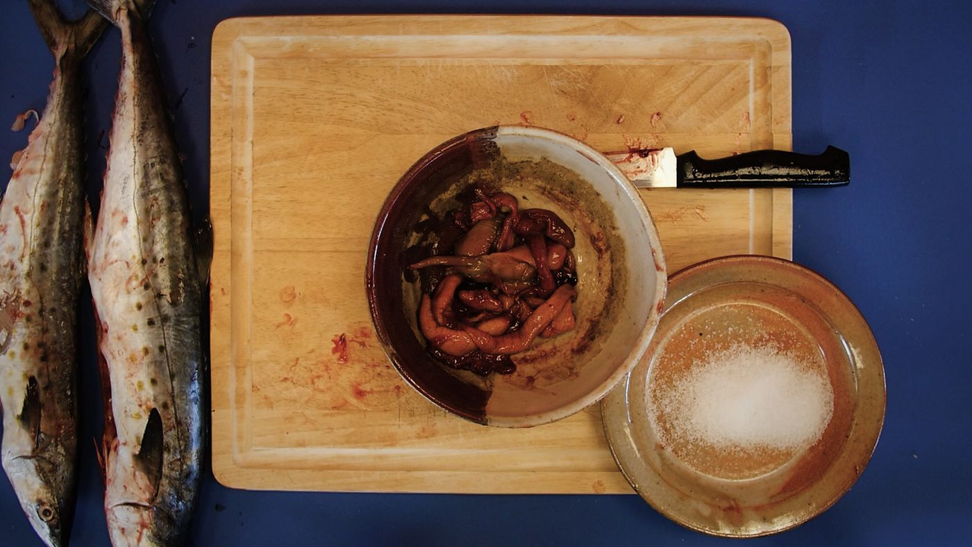 Có nên ăn ruột cá hay không