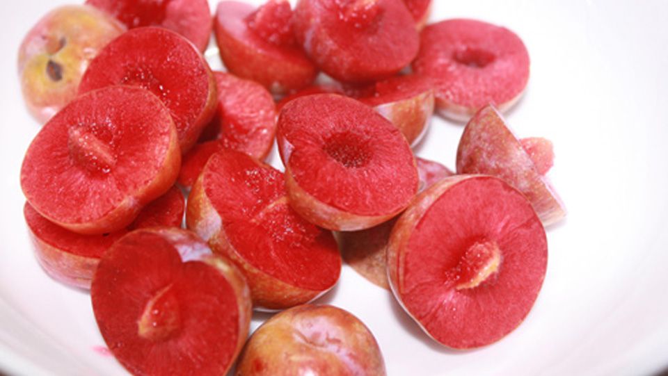 cách làm mận lắc muối