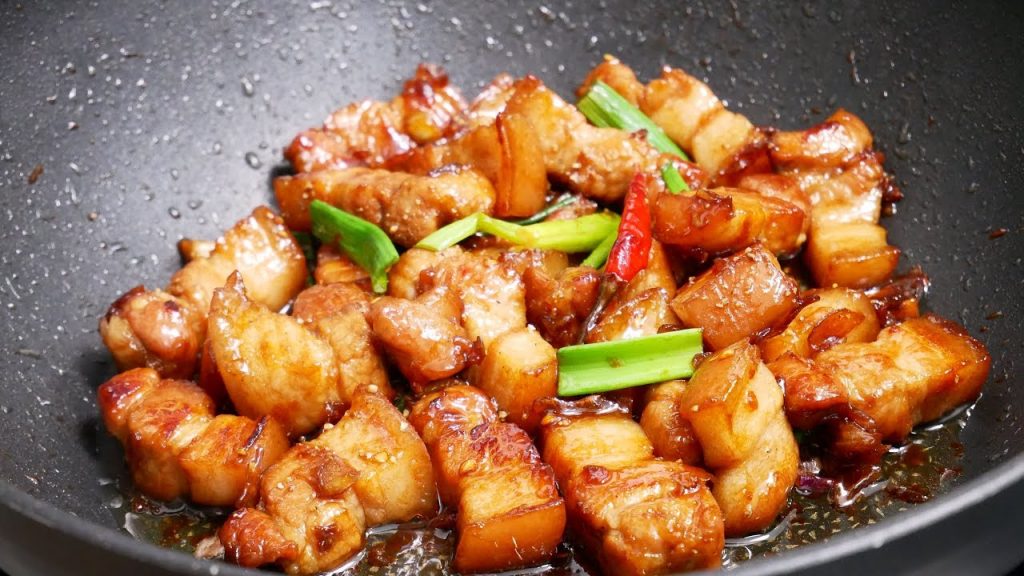 cách làm món thịt lợn rang cháy cạnh