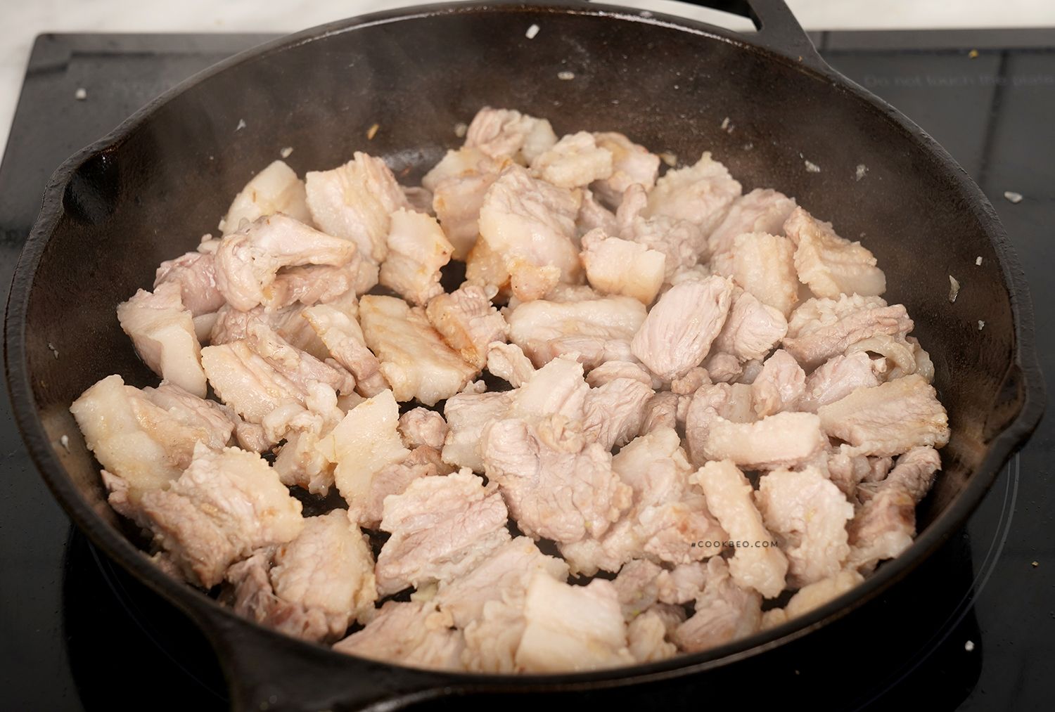 cách làm món thịt lợn rang cháy cạnh