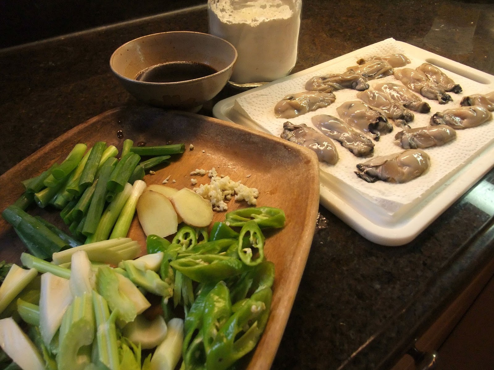 ông thức nấu canh hàu sữa măng chua