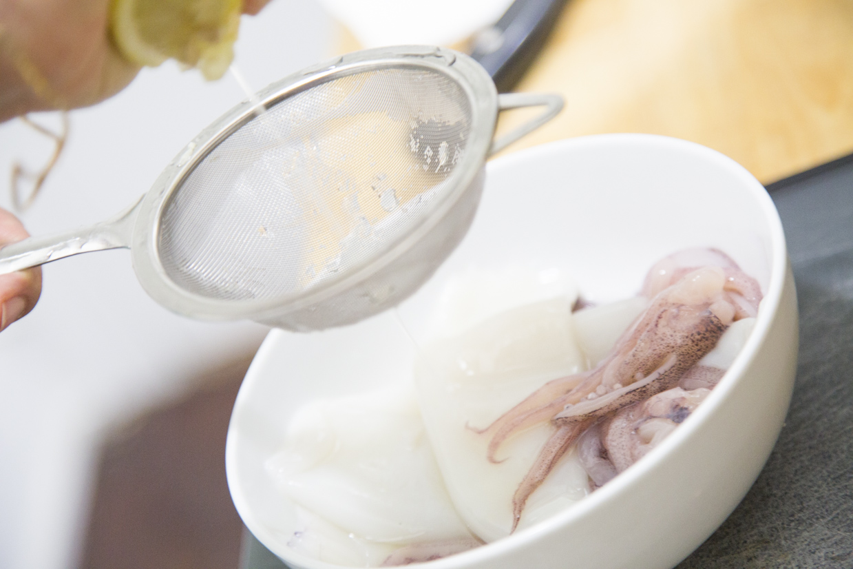 mẹo khử mùi tanh của mực