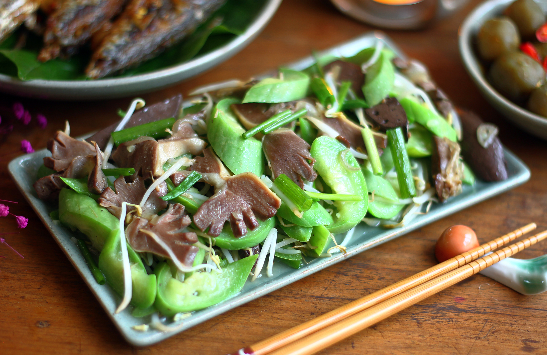 cách làm lòng gà xào giá đỗ và mướp