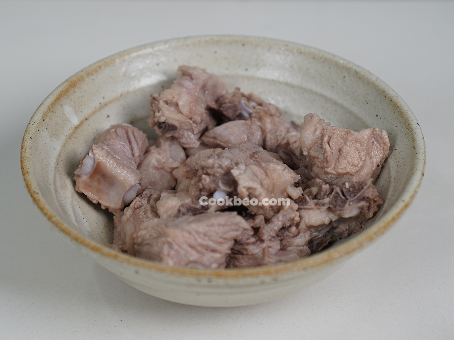 cách nấu canh khoai sọ với xương sườn heo