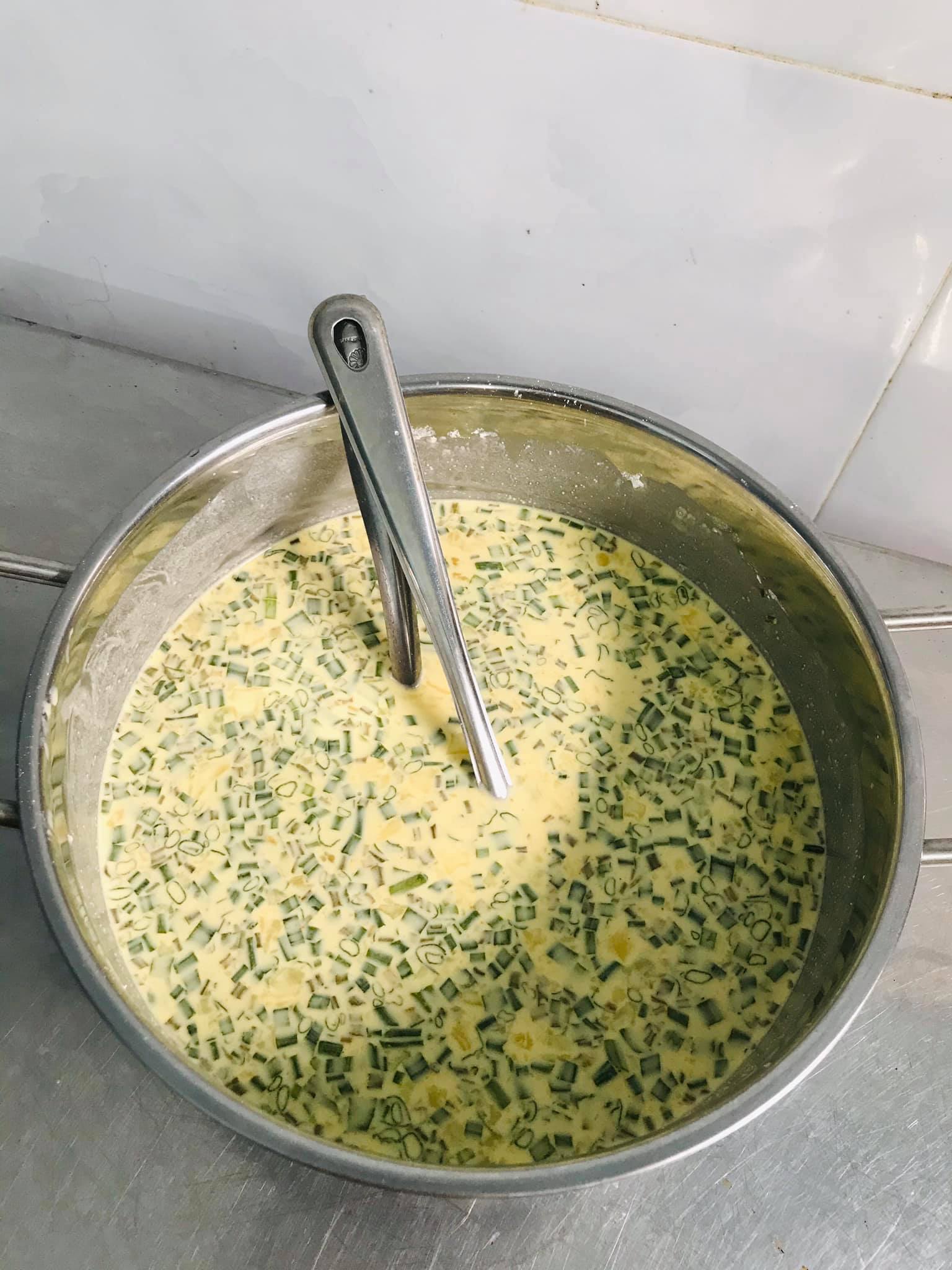 cách làm bánh xèo bằng nồi chiên không dầu