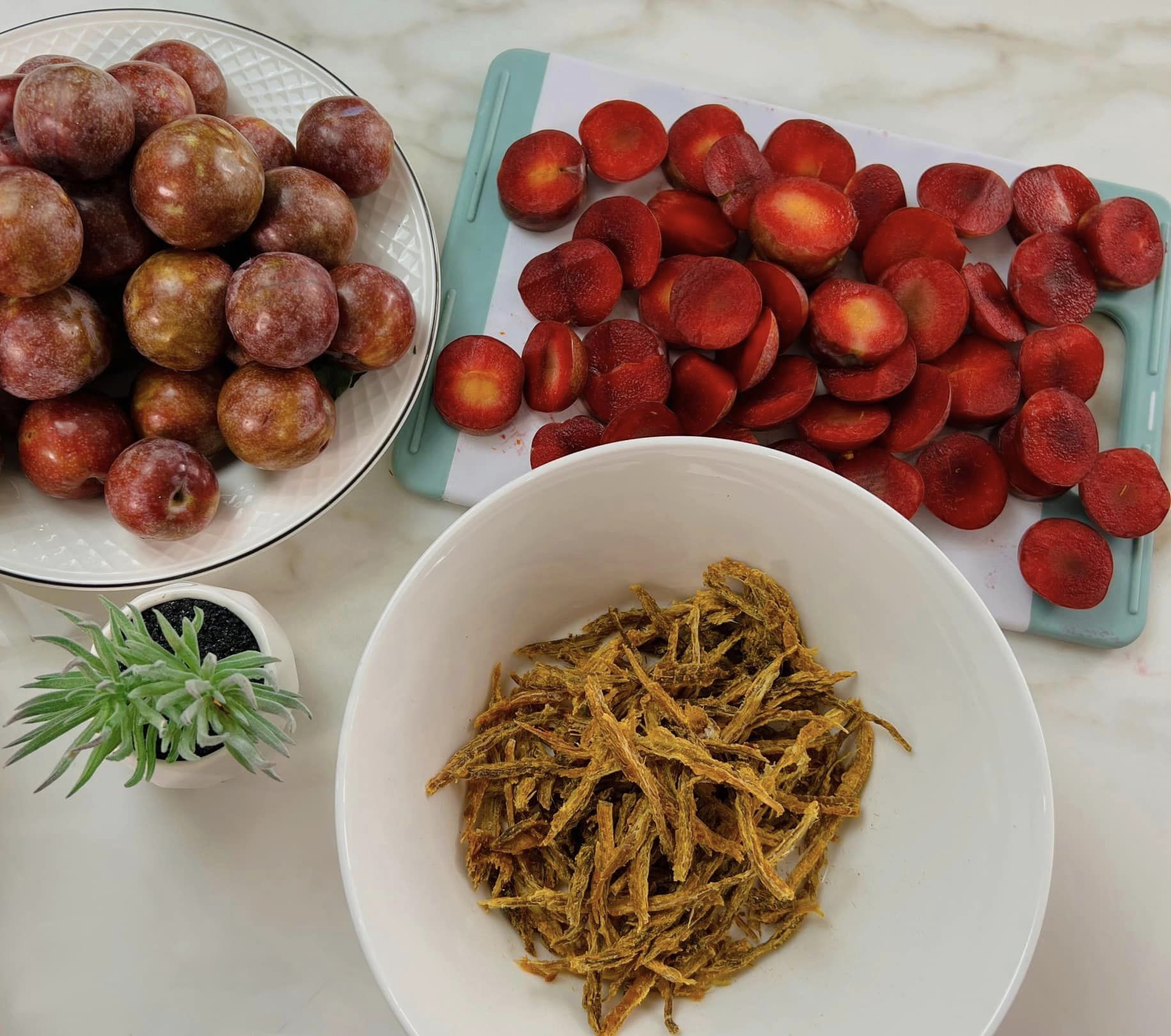 cách làm mận lắc bò khô